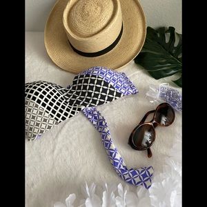 Anne Cole swim top (NWOT)